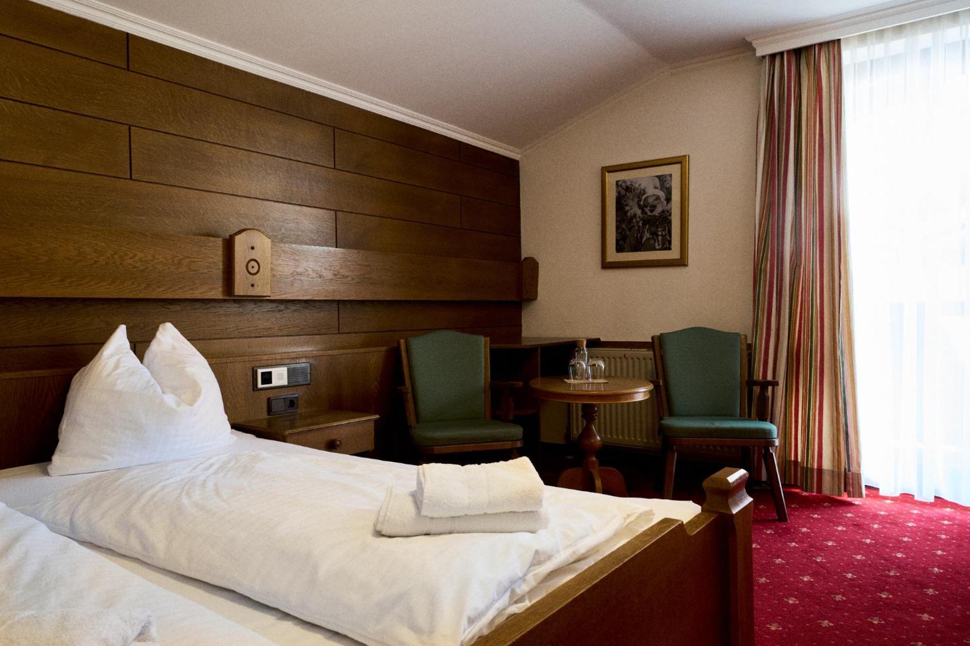 Hotel Martini Kaprun - Including Summercard Exterior photo